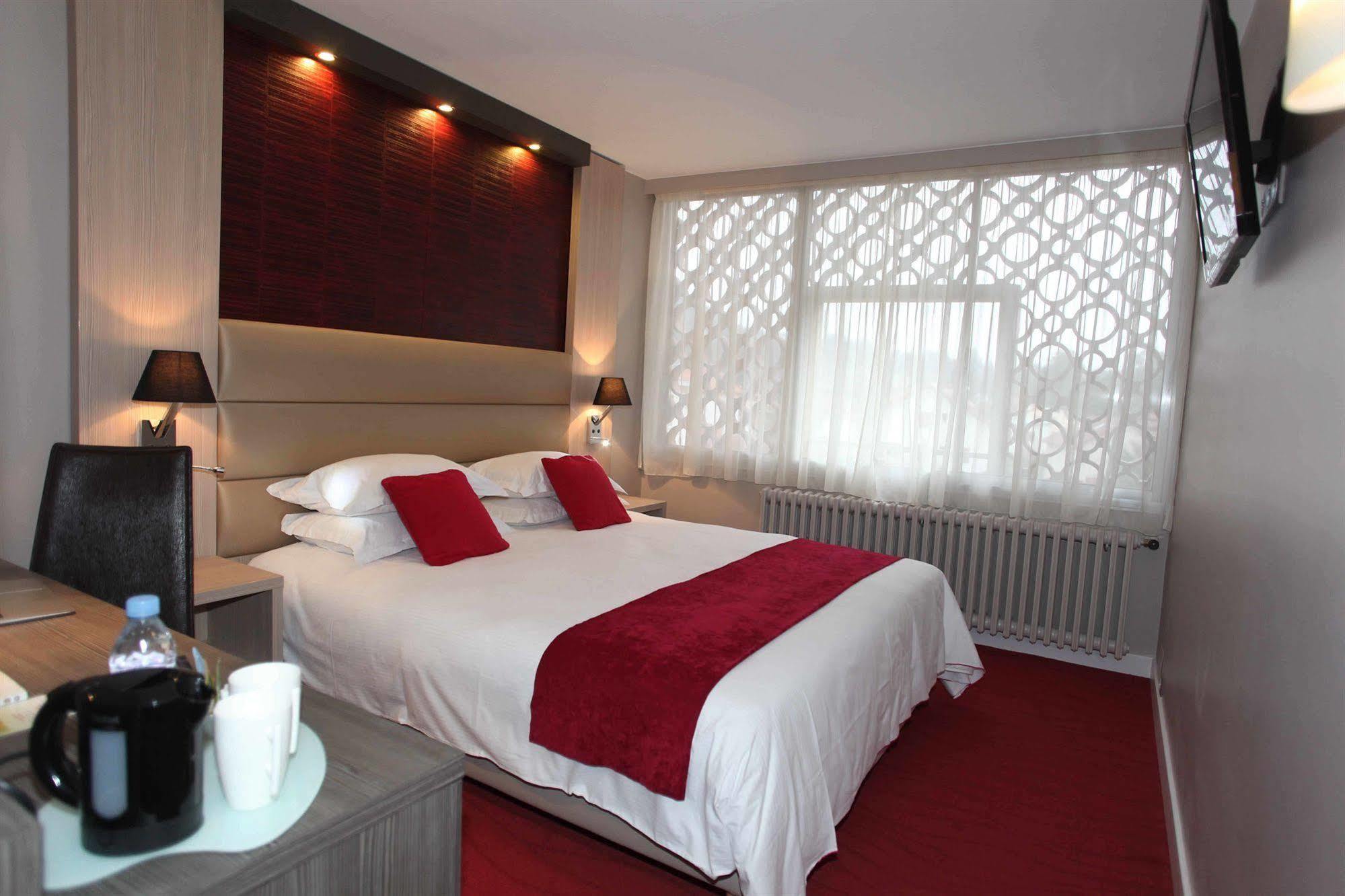 Hotel Les Trois Roses, Meylan Grenoble The Originals Boutique Buitenkant foto